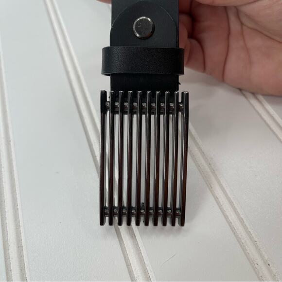 Sisley 100% Leather Black Belt Size XL - Picture 3 of 9